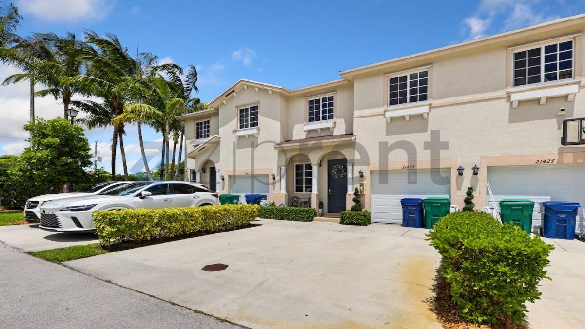 Townhouse for rent at 21429 NW 13th Ave, Miami, FL 33169