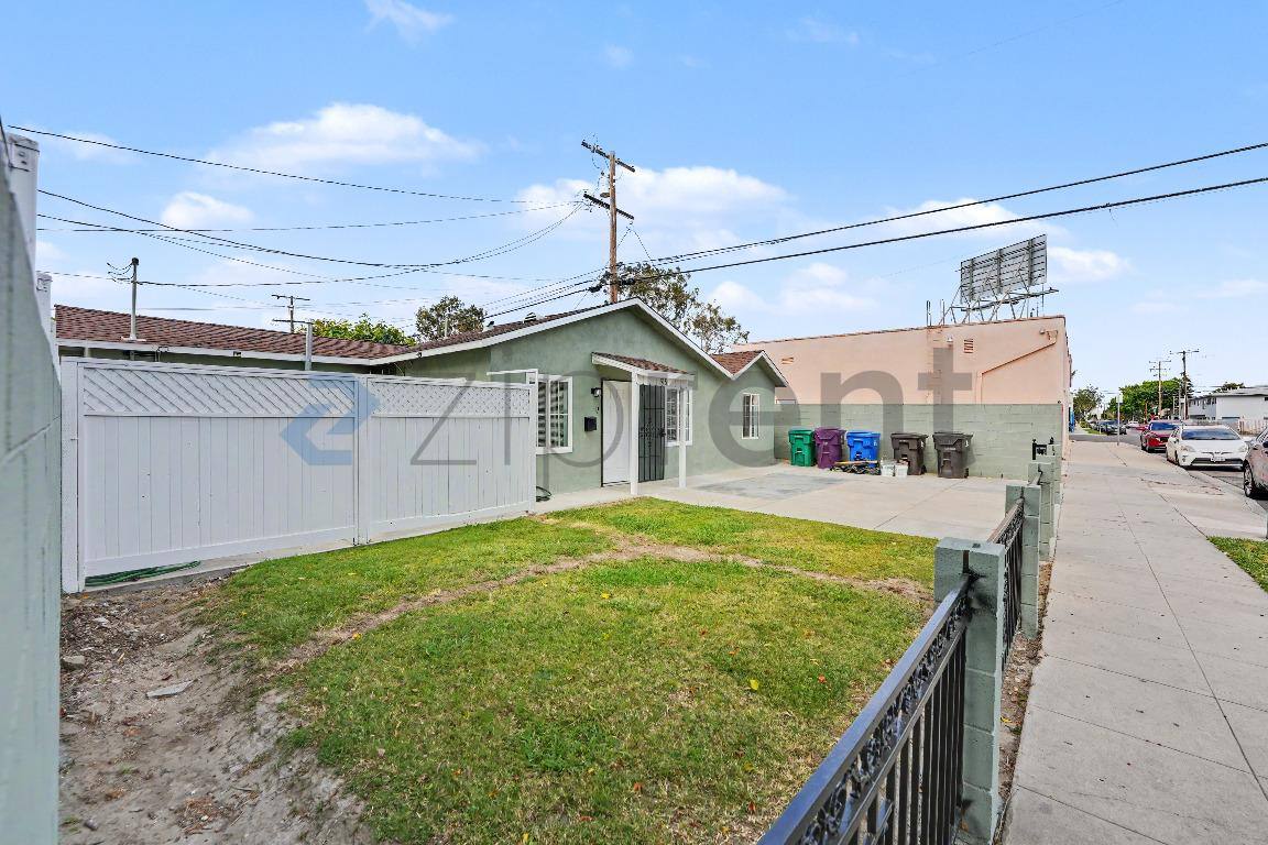 House for rent at 515 E 55th St, Long Beach, CA 90805