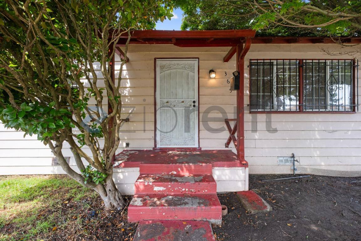 House for rent at 365 S 38th St, Richmond, CA 94804