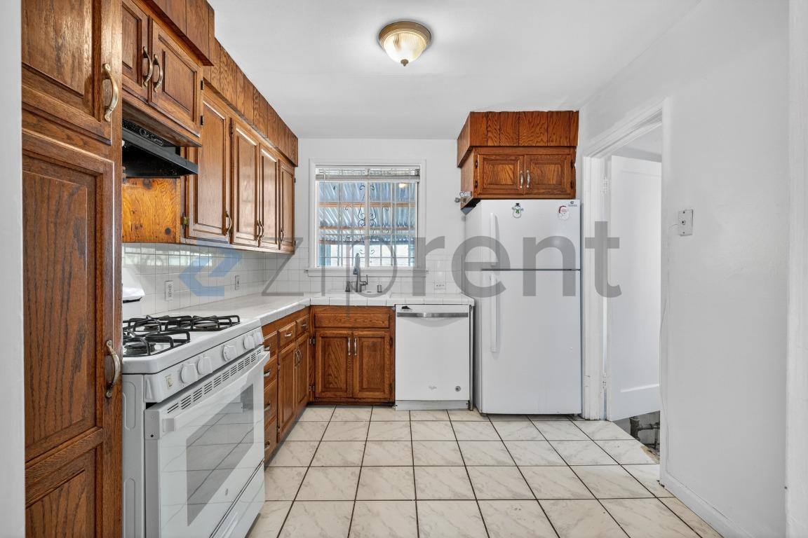 House for rent at 365 S 38th St, Richmond, CA 94804