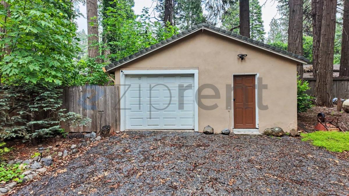 House for rent at 2893 Polaris St, Pollock Pines, CA 95726