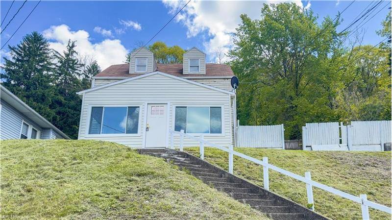 Apartment for rent at 863 Highland St, Follansbee, WV 26037