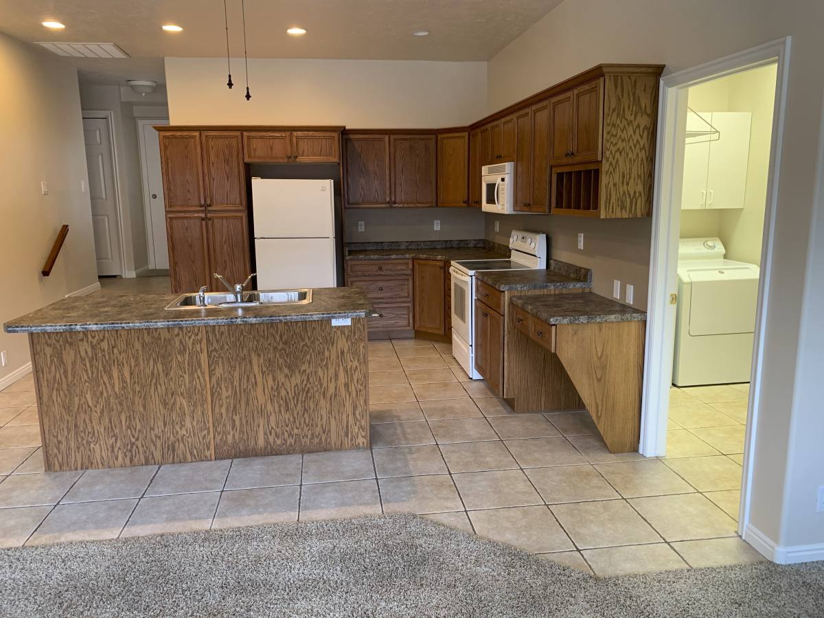 Apartment for rent at 8175 S Old Coventry Circle, Sandy, UT 84093