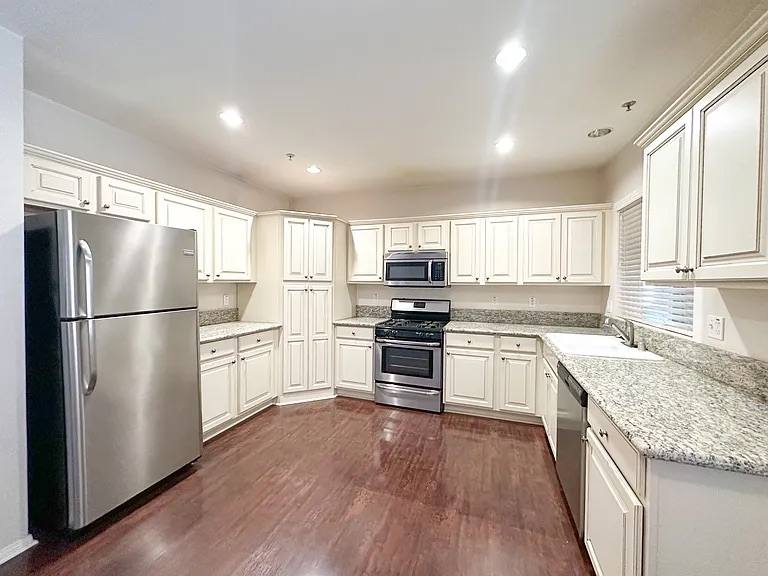 Apartment for rent at 8732 Reading Ave #C, Los Angeles, CA 90045