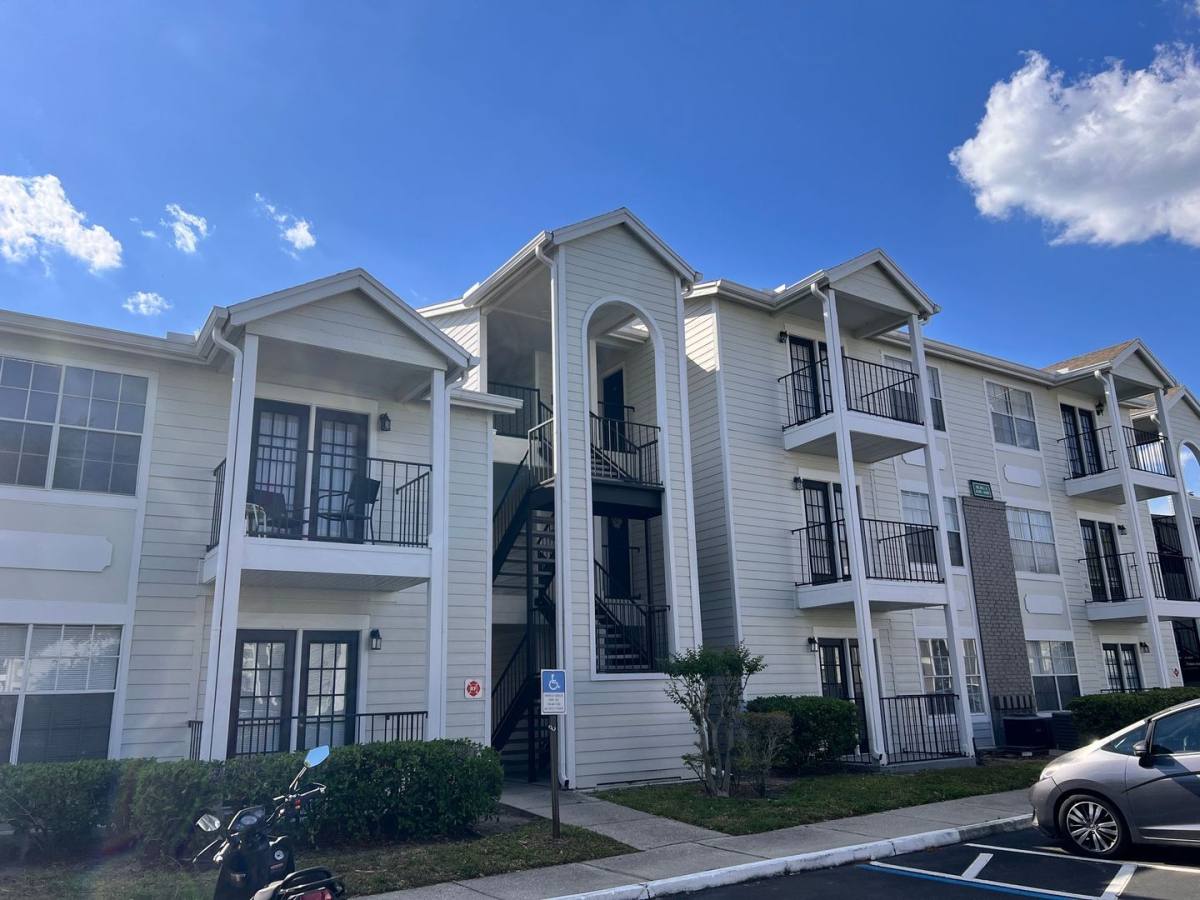 Apartment for rent at 2550 N Alafaya Trail, Orlando, FL 32826