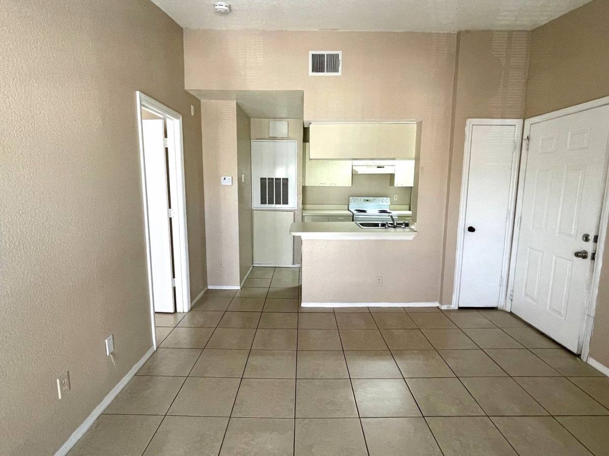 Apartment for rent at 2550 N Alafaya Trail, Orlando, FL 32826