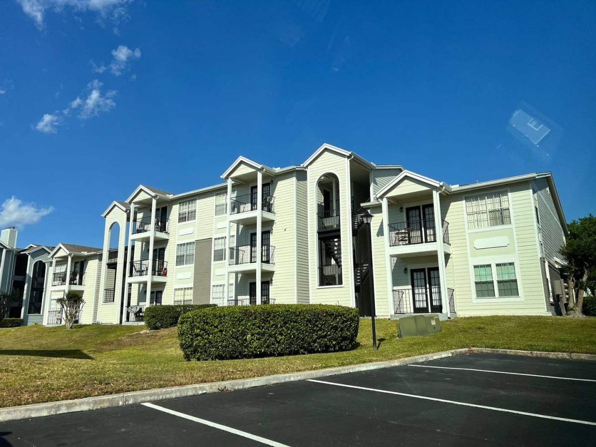 Apartment for rent at 2550 N Alafaya Trail, Orlando, FL 32826