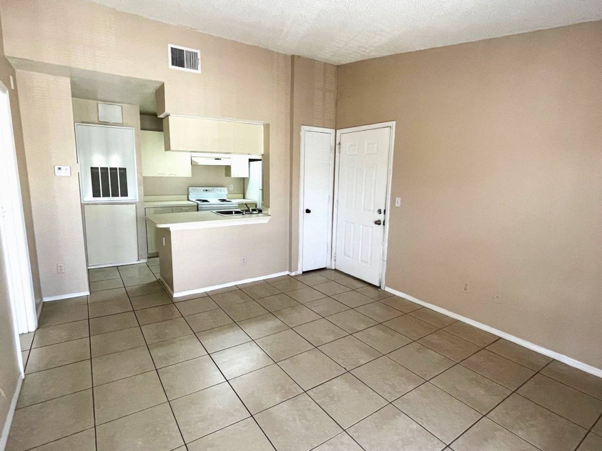 Apartment for rent at 2550 N Alafaya Trail, Orlando, FL 32826