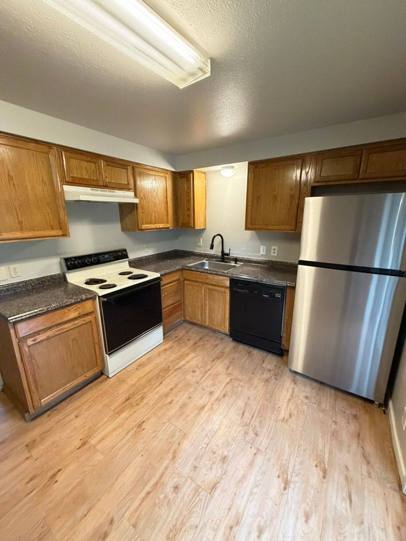 Apartment for rent at 177 C St, Lebanon, OR 97355