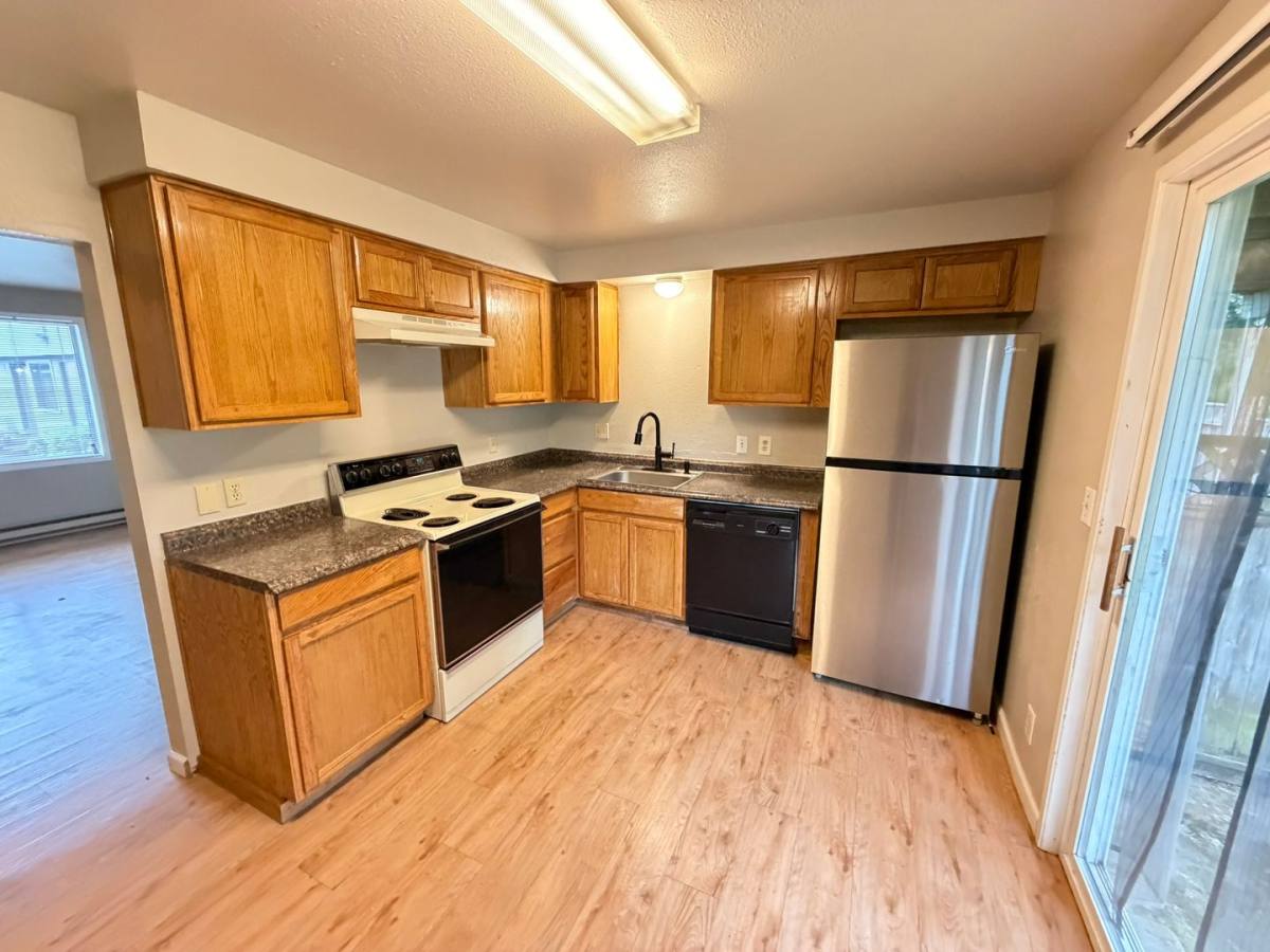 Apartment for rent at 177 C St, Lebanon, OR 97355