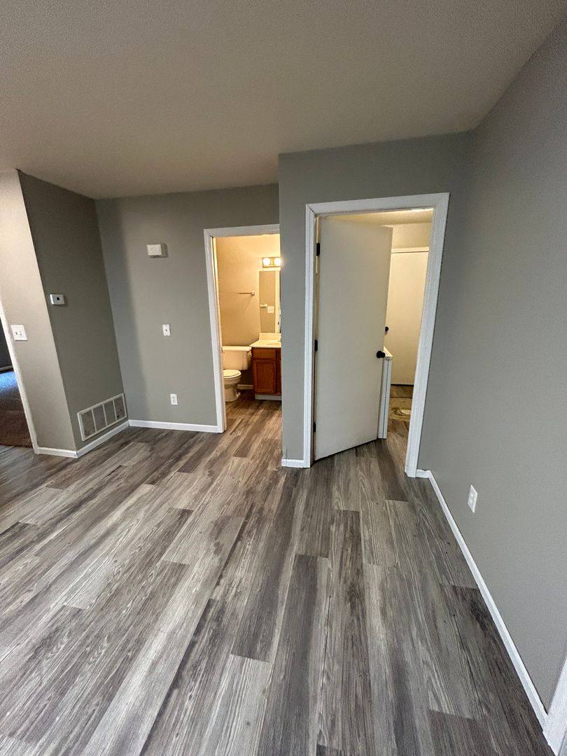 Apartment for rent at 2650 Oakbrook Dr, Columbia, MO 65202