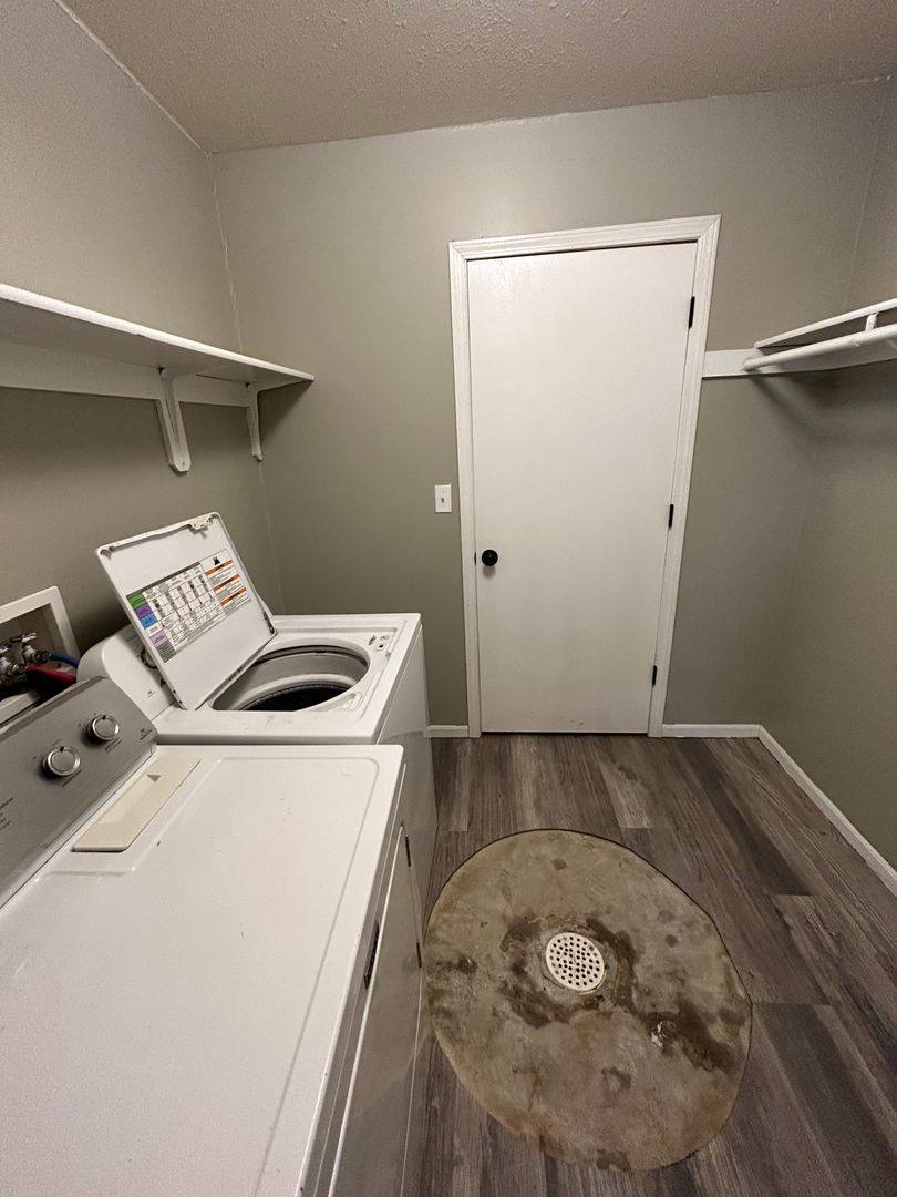 Apartment for rent at 2650 Oakbrook Dr, Columbia, MO 65202