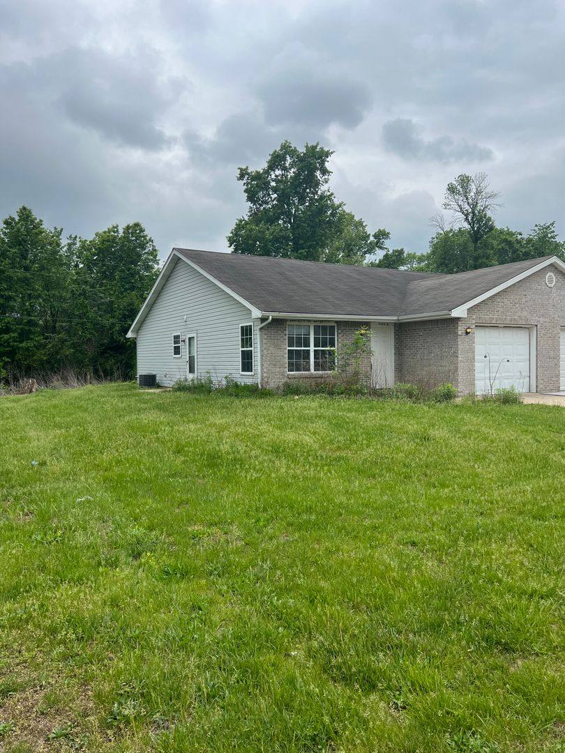 Apartment for rent at 2650 Oakbrook Dr, Columbia, MO 65202
