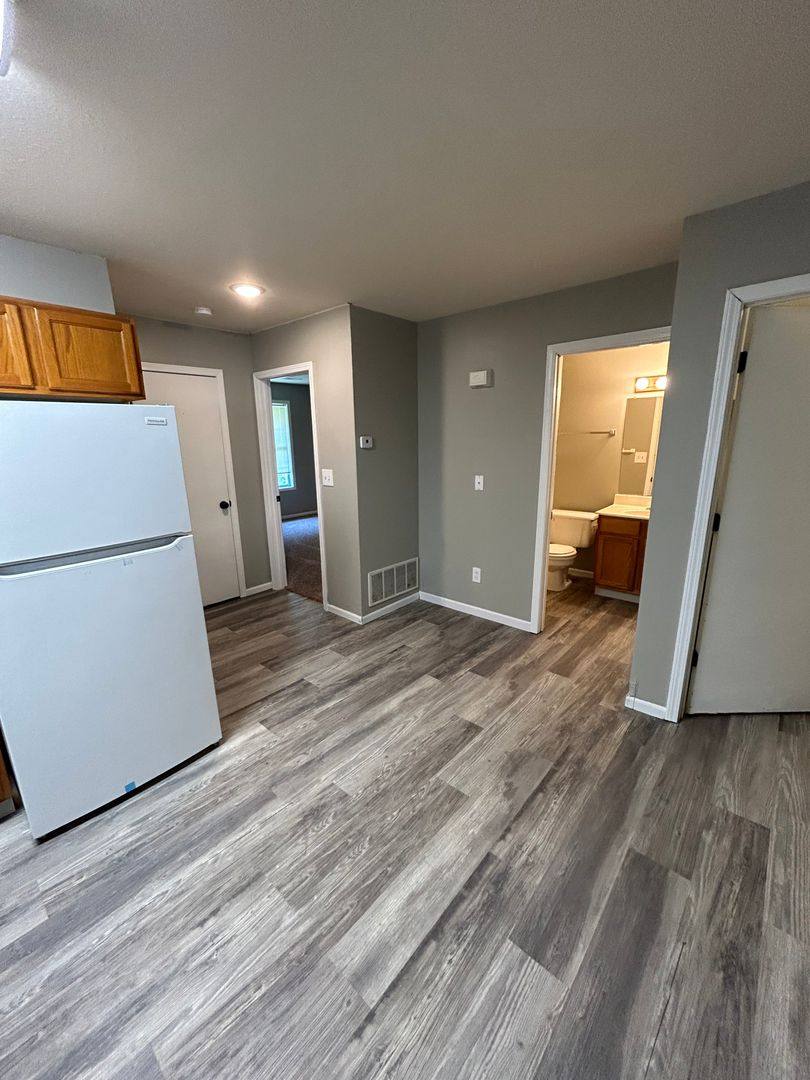 Apartment for rent at 2650 Oakbrook Dr, Columbia, MO 65202