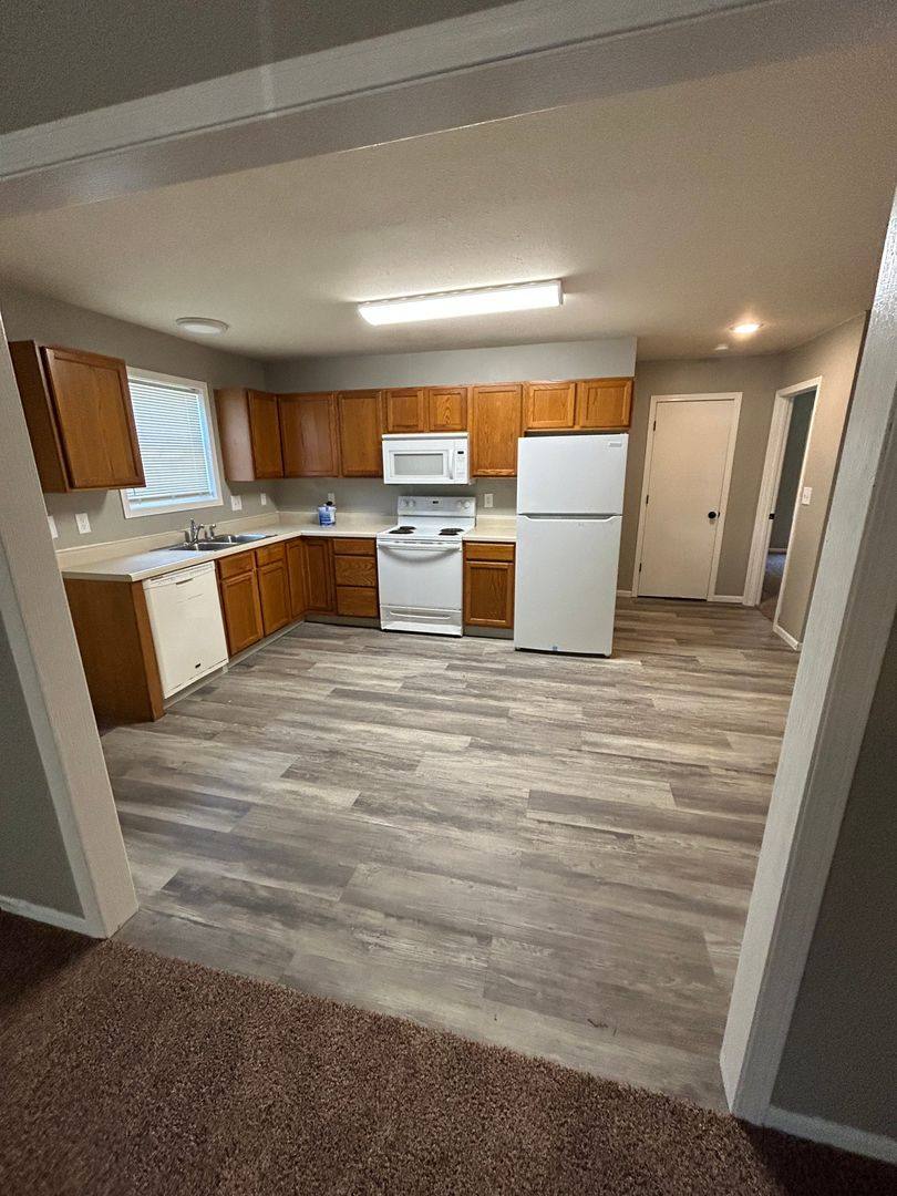 Apartment for rent at 2650 Oakbrook Dr, Columbia, MO 65202