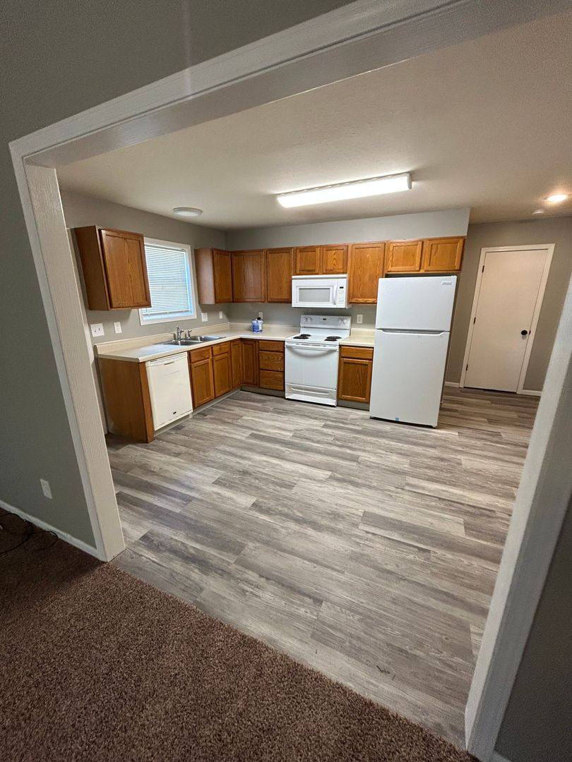 Apartment for rent at 2650 Oakbrook Dr, Columbia, MO 65202