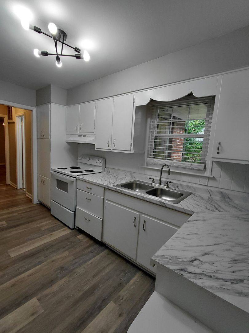 Apartment for rent at 2591 N Pierce Circle, Macon, GA 31204