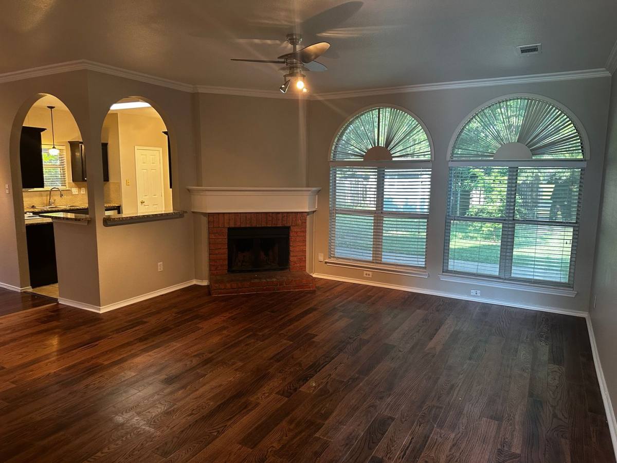 House for rent at 1809 Estates Dr, Mansfield, TX 76063