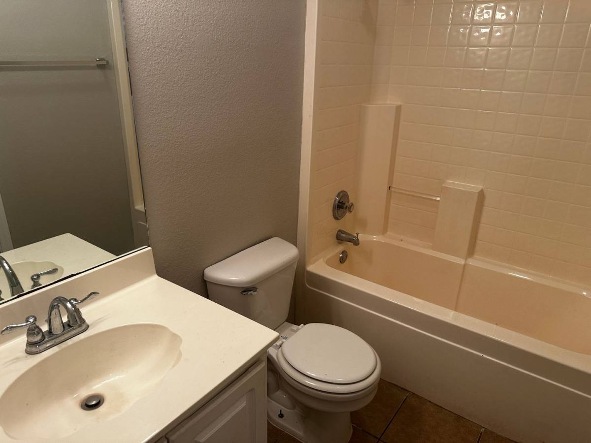 House for rent at 1809 Estates Dr, Mansfield, TX 76063