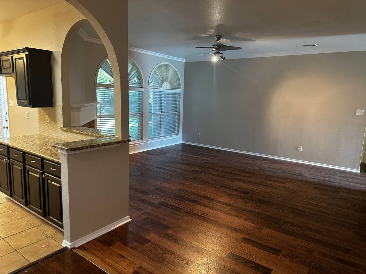 House for rent at 1809 Estates Dr, Mansfield, TX 76063