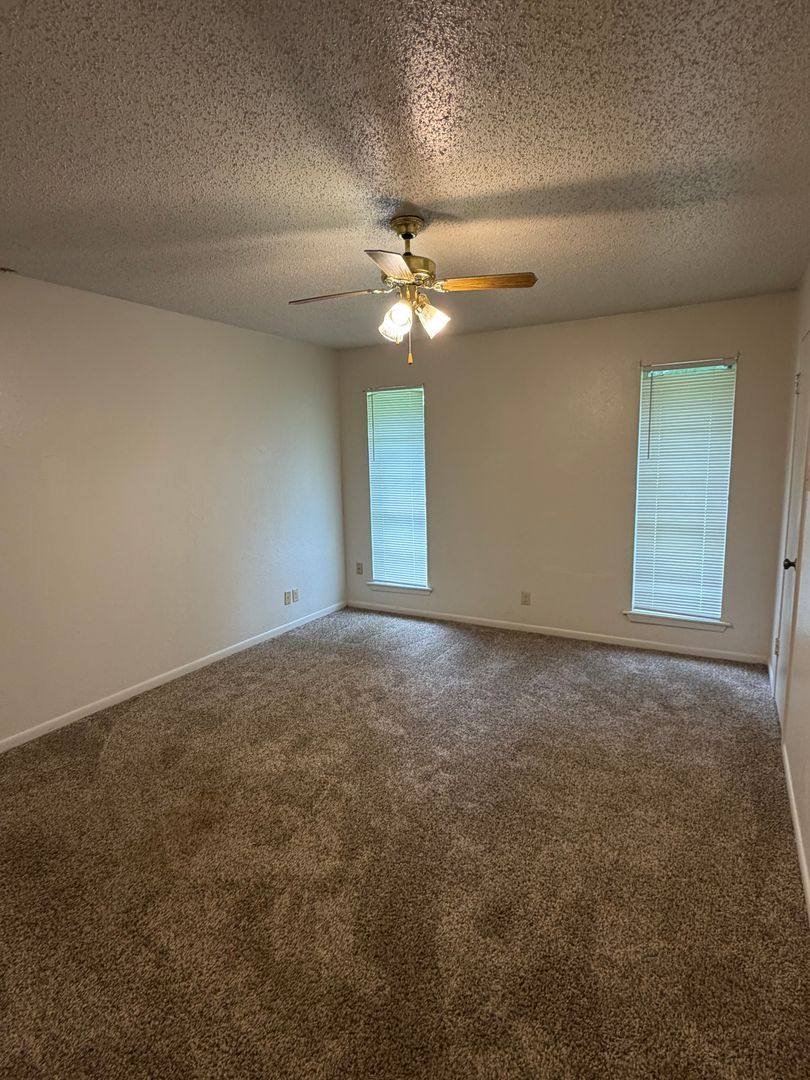 Apartment for rent at 304 Nikki Dr, Longview, TX 75604