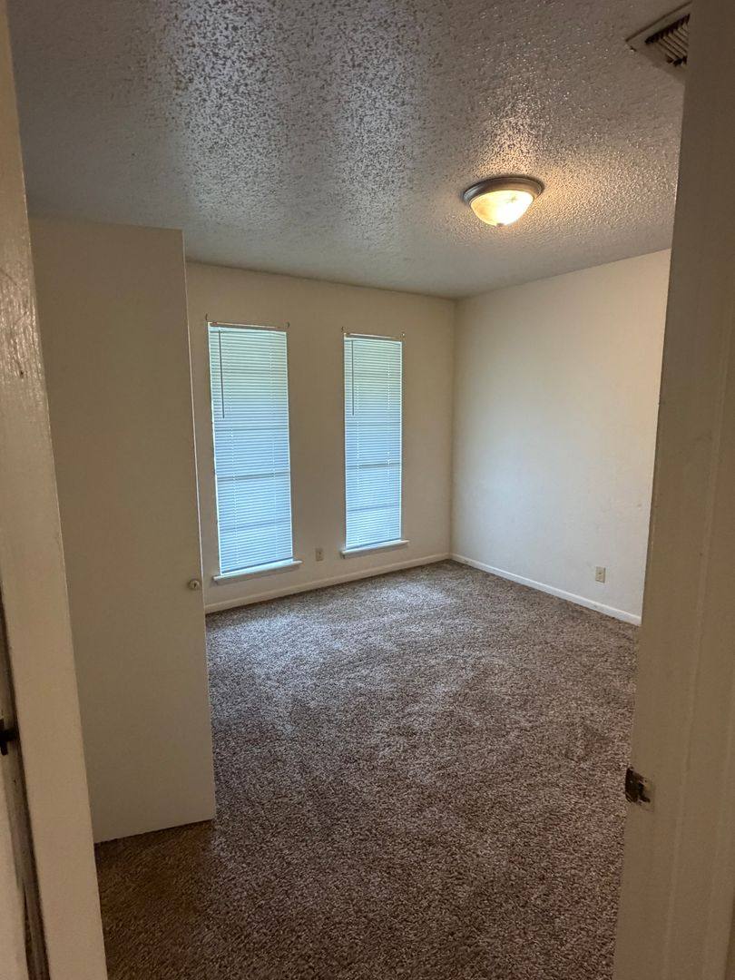 Apartment for rent at 304 Nikki Dr, Longview, TX 75604