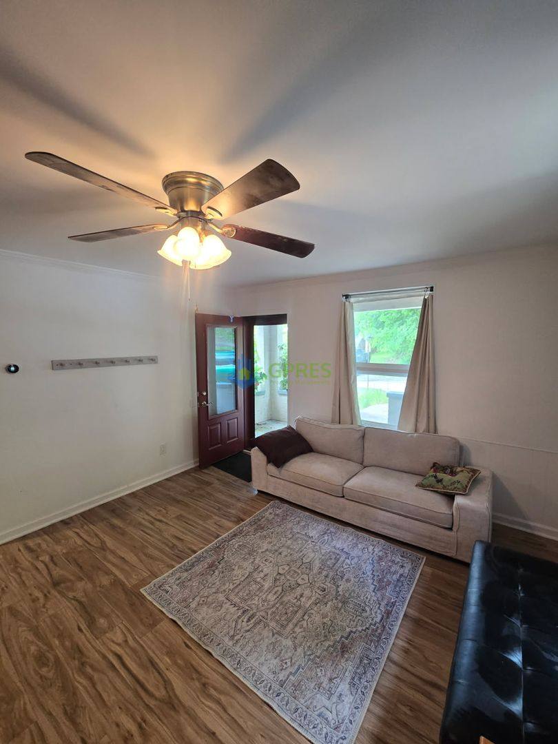 House for rent at 724 7th St, Verona, PA 15147