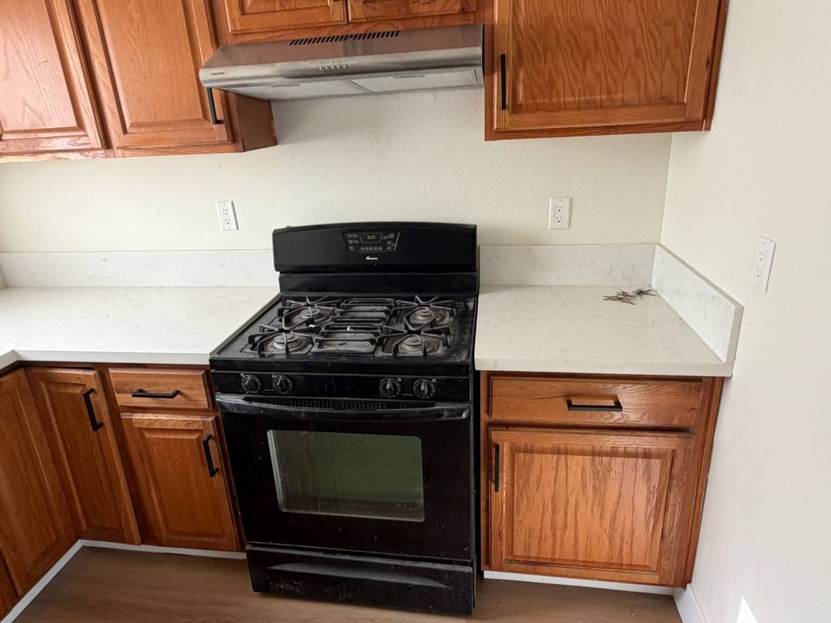 Apartment for rent at 425 Center St, Tulare, CA 93274