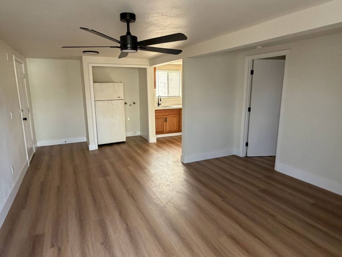 Apartment for rent at 425 Center St, Tulare, CA 93274