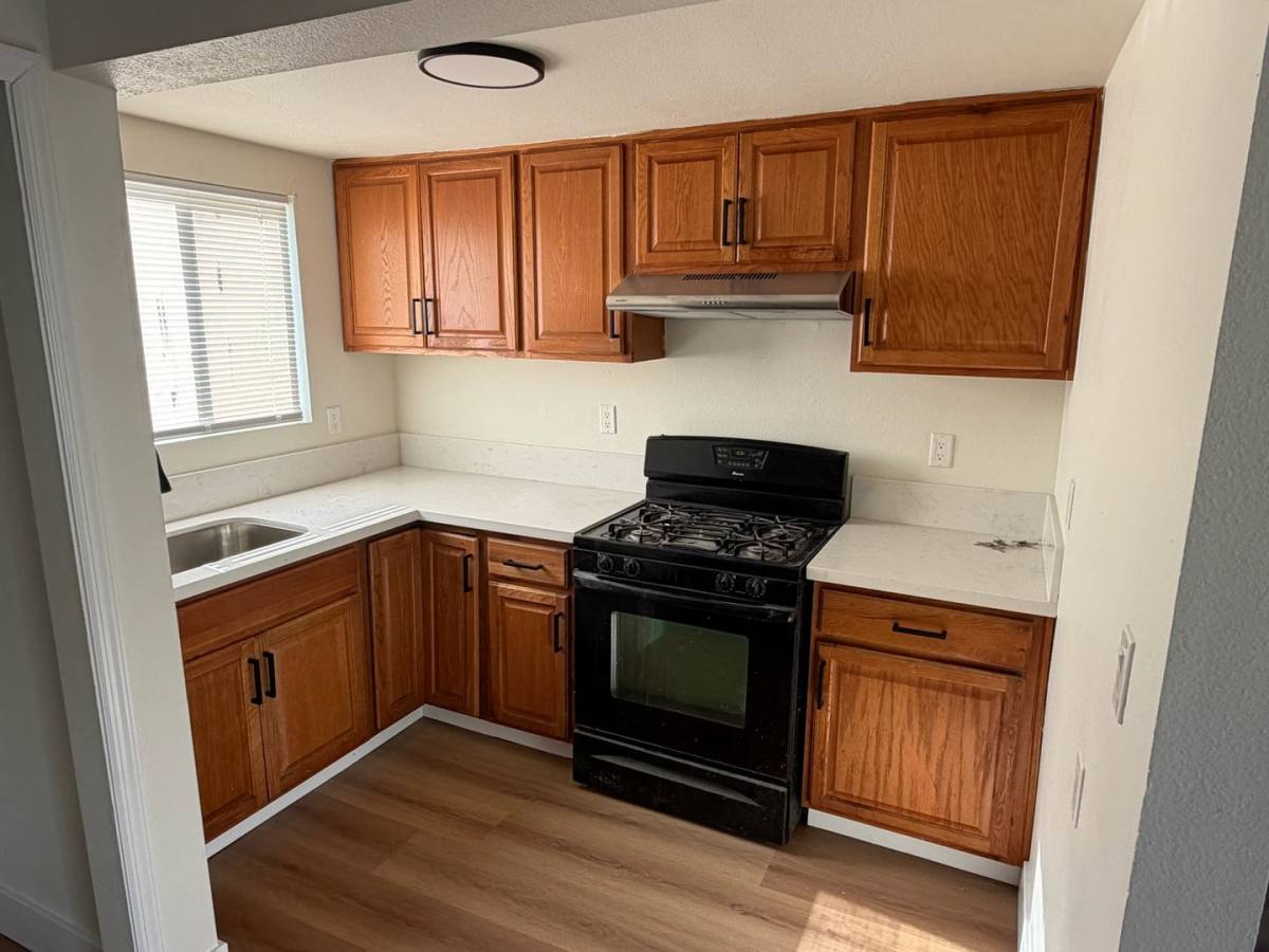 Apartment for rent at 425 Center St, Tulare, CA 93274