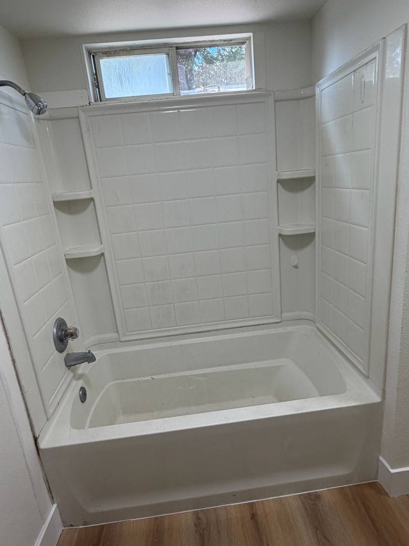 Apartment for rent at 425 Center St, Tulare, CA 93274