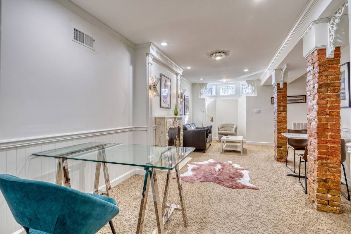 Apartment for rent at 411-411 1 2 Walnut St, Harrisburg, PA 17101