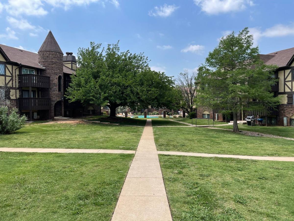Apartment for rent at 6100 N Meridian Ave, Oklahoma City, OK 73112
