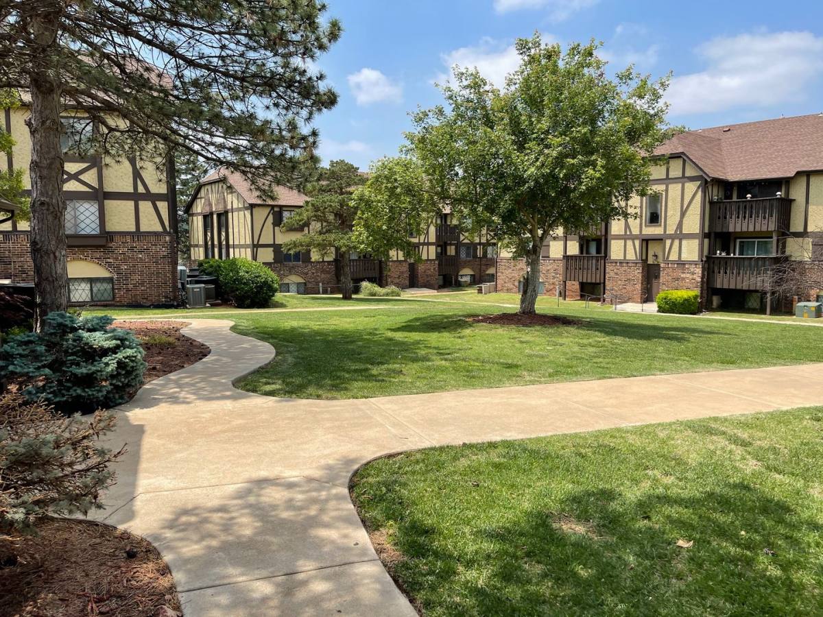 Apartment for rent at 6100 N Meridian Ave, Oklahoma City, OK 73112