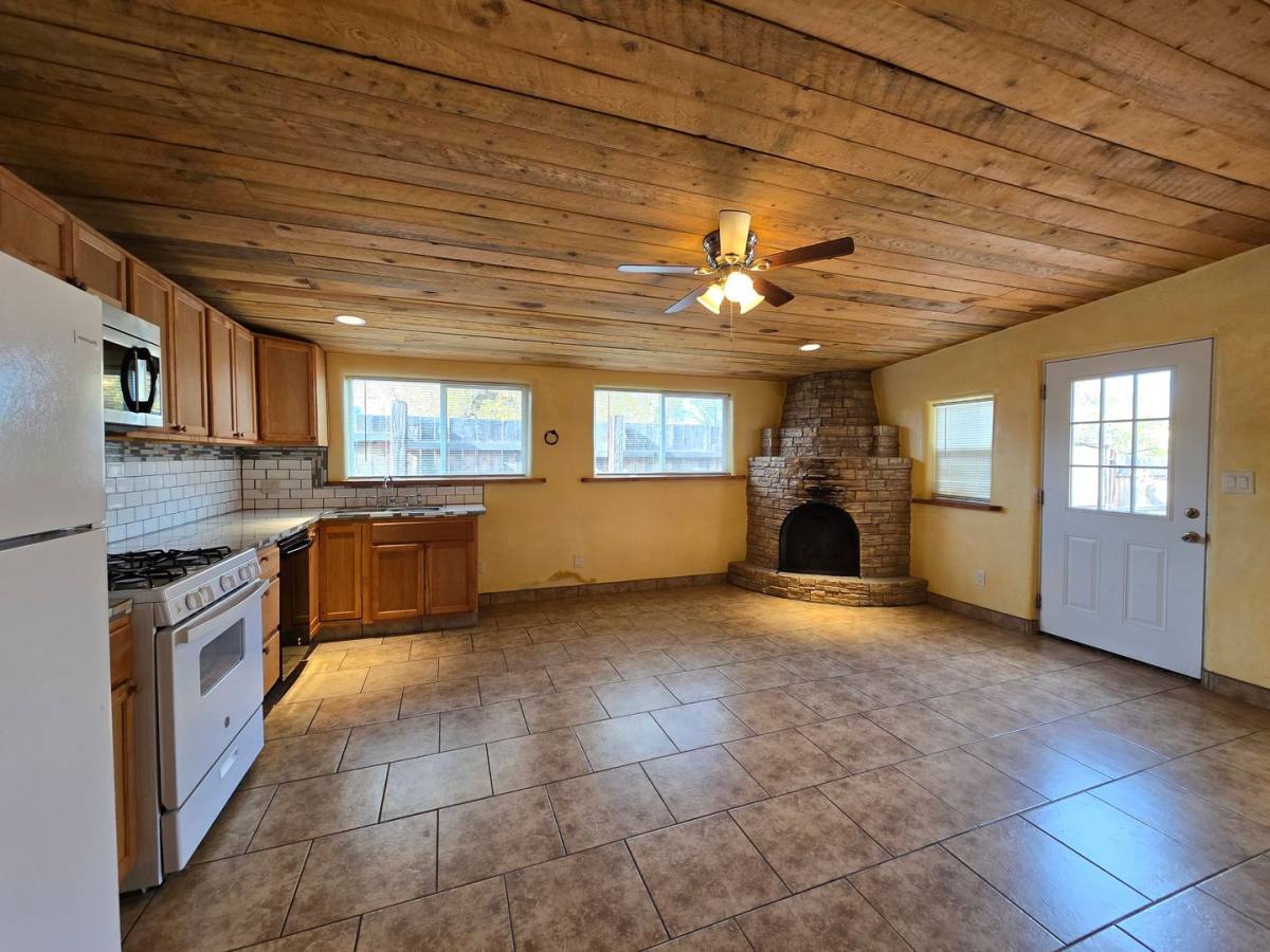 Apartment for rent at 941 Agua Fria St, Santa Fe, NM 87501