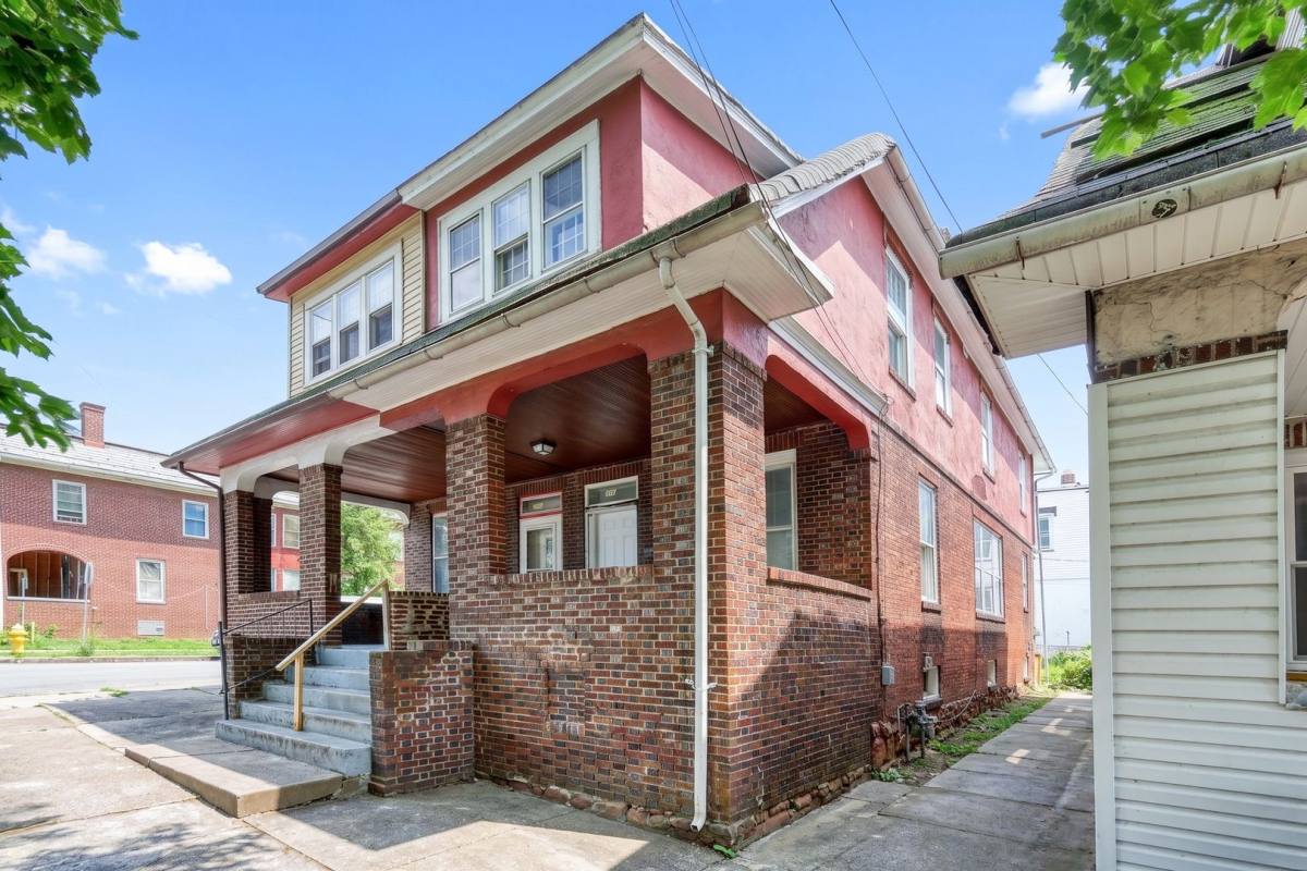 House for rent at 339 Emerald St, Harrisburg, PA 17110