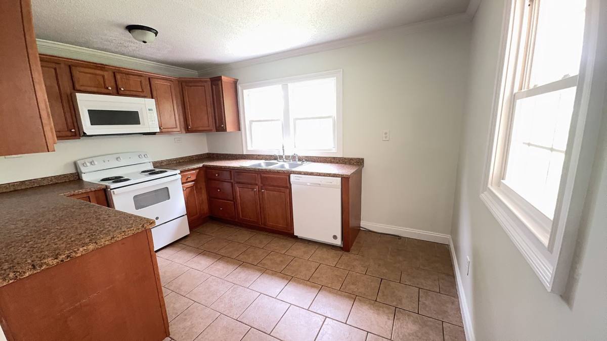 House for rent at 808 S 10th St, Lanett, AL 36863