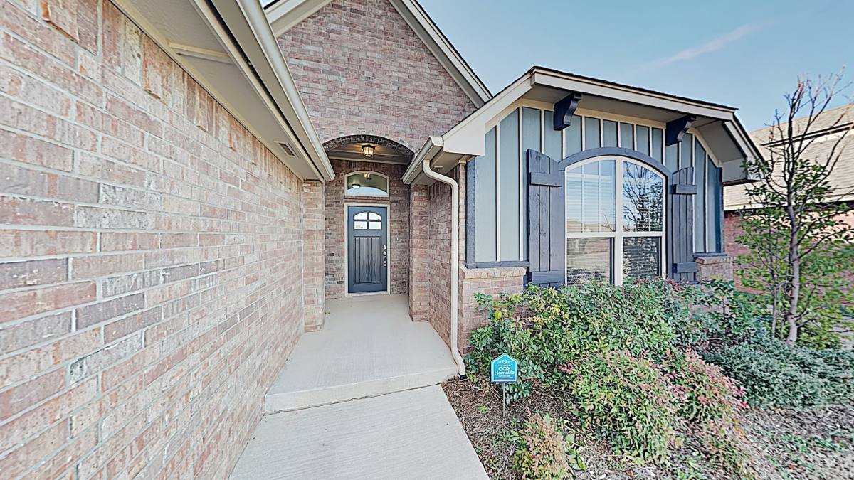 House for rent at 8208 NW 158th St, Edmond, OK 73013