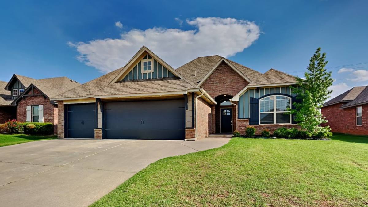 House for rent at 8208 NW 158th St, Edmond, OK 73013
