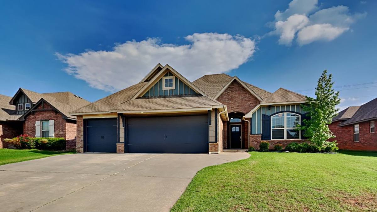 House for rent at 8208 NW 158th St, Edmond, OK 73013