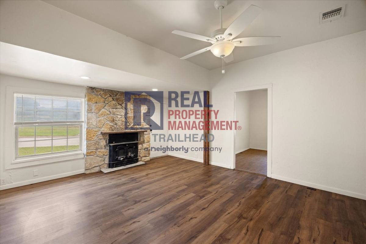 House for rent at 607 Bryan St, Glen Rose, TX 76043