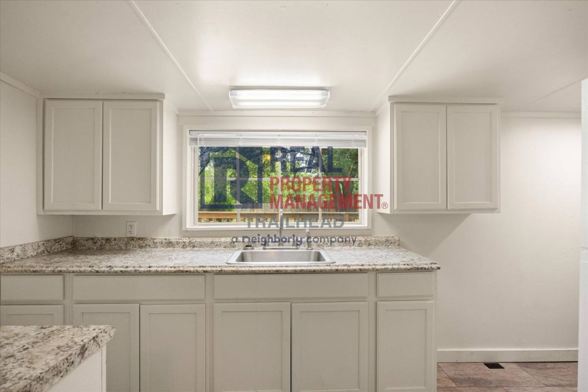 House for rent at 607 Bryan St, Glen Rose, TX 76043