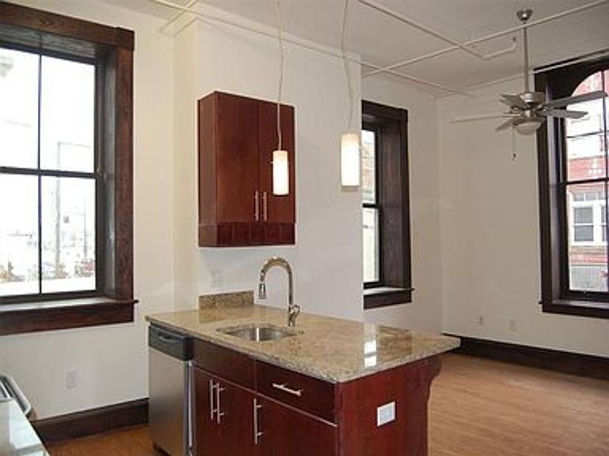 Apartment for rent at 25 W Bank St, Petersburg, VA 23803