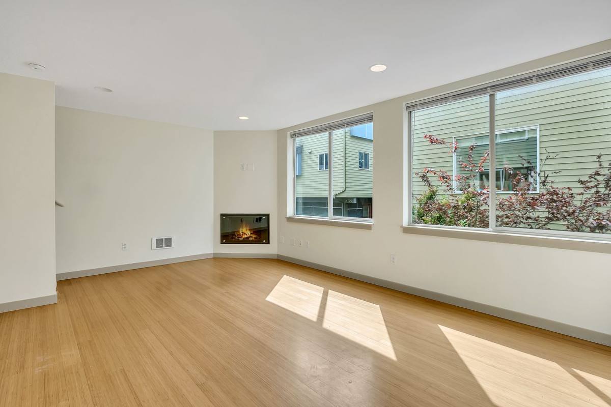 Townhouse for rent at 4781 35th Ave S, Seattle, WA 98118