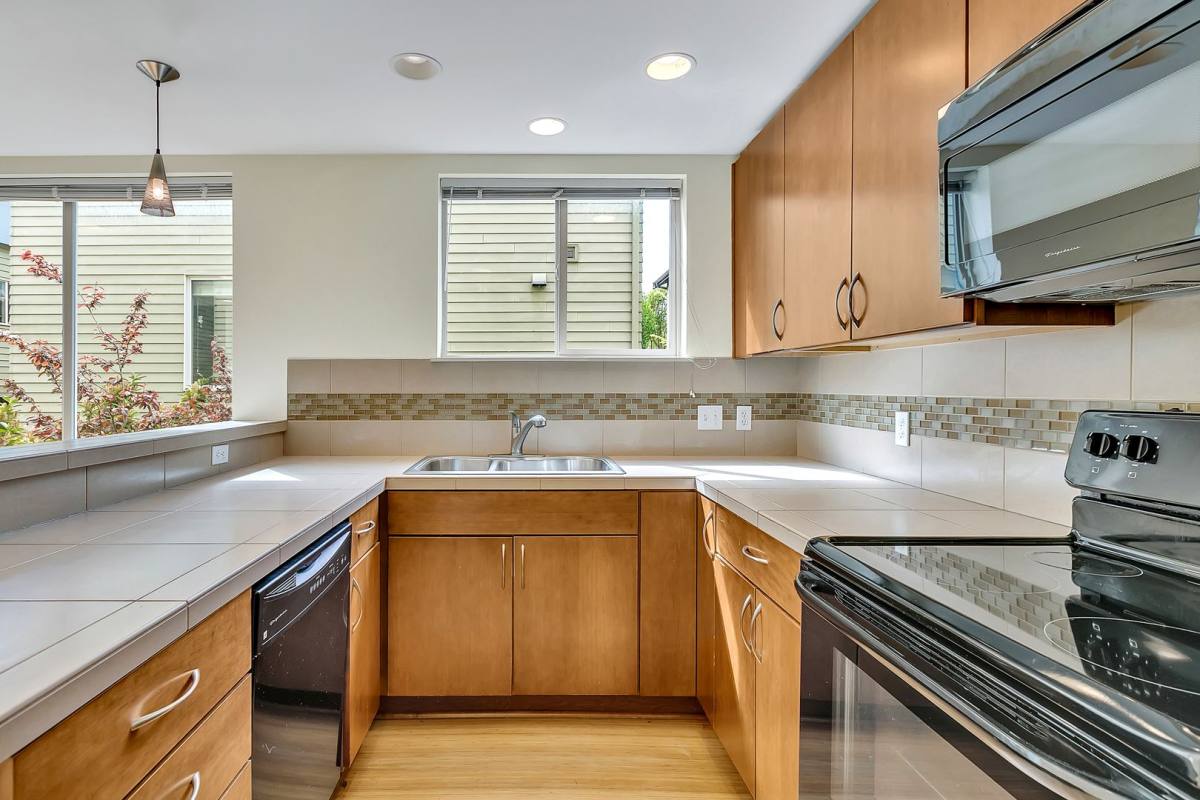 Townhouse for rent at 4781 35th Ave S, Seattle, WA 98118