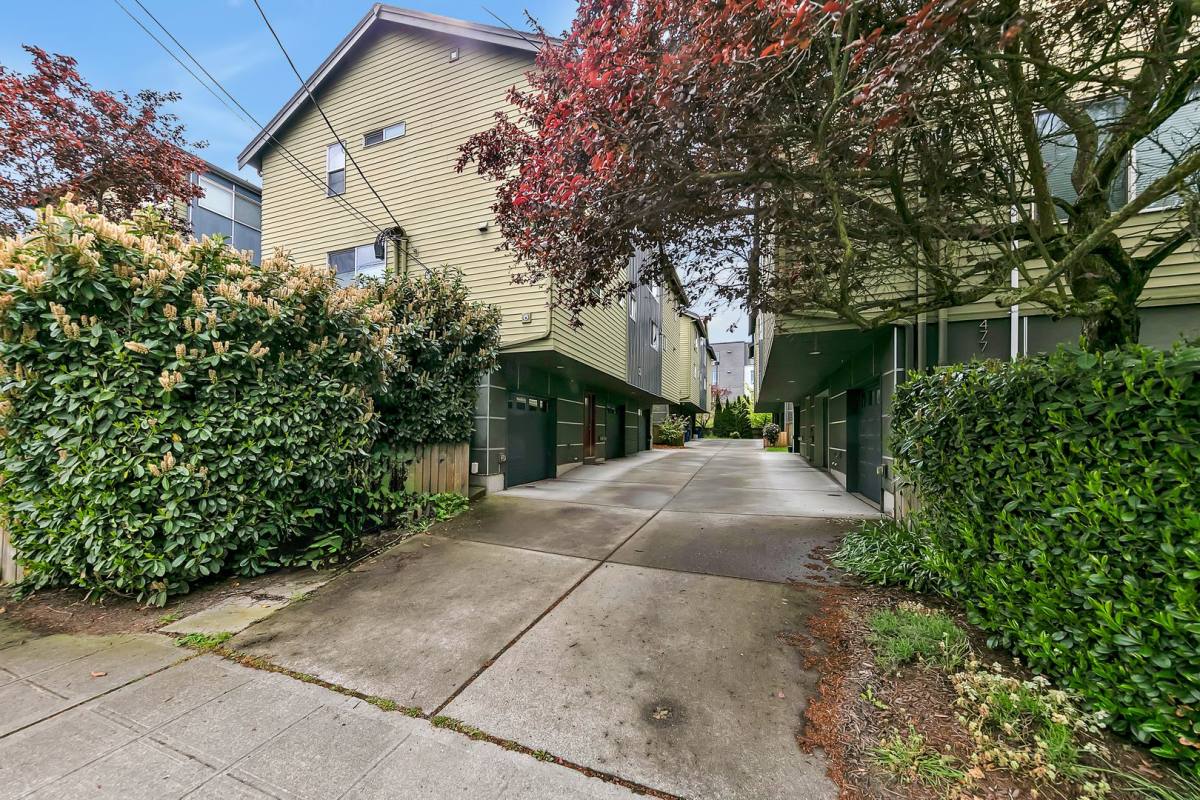 Townhouse for rent at 4781 35th Ave S, Seattle, WA 98118