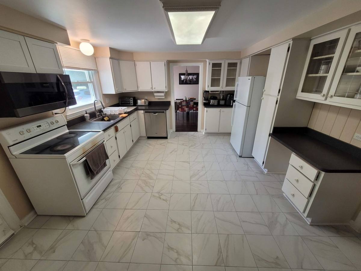 House for rent at 370 W Square Lake Rd, Troy, MI 48098