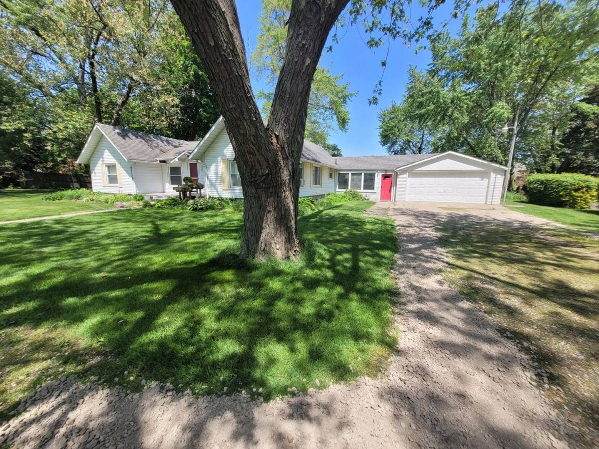 House for rent at 370 W Square Lake Rd, Troy, MI 48098