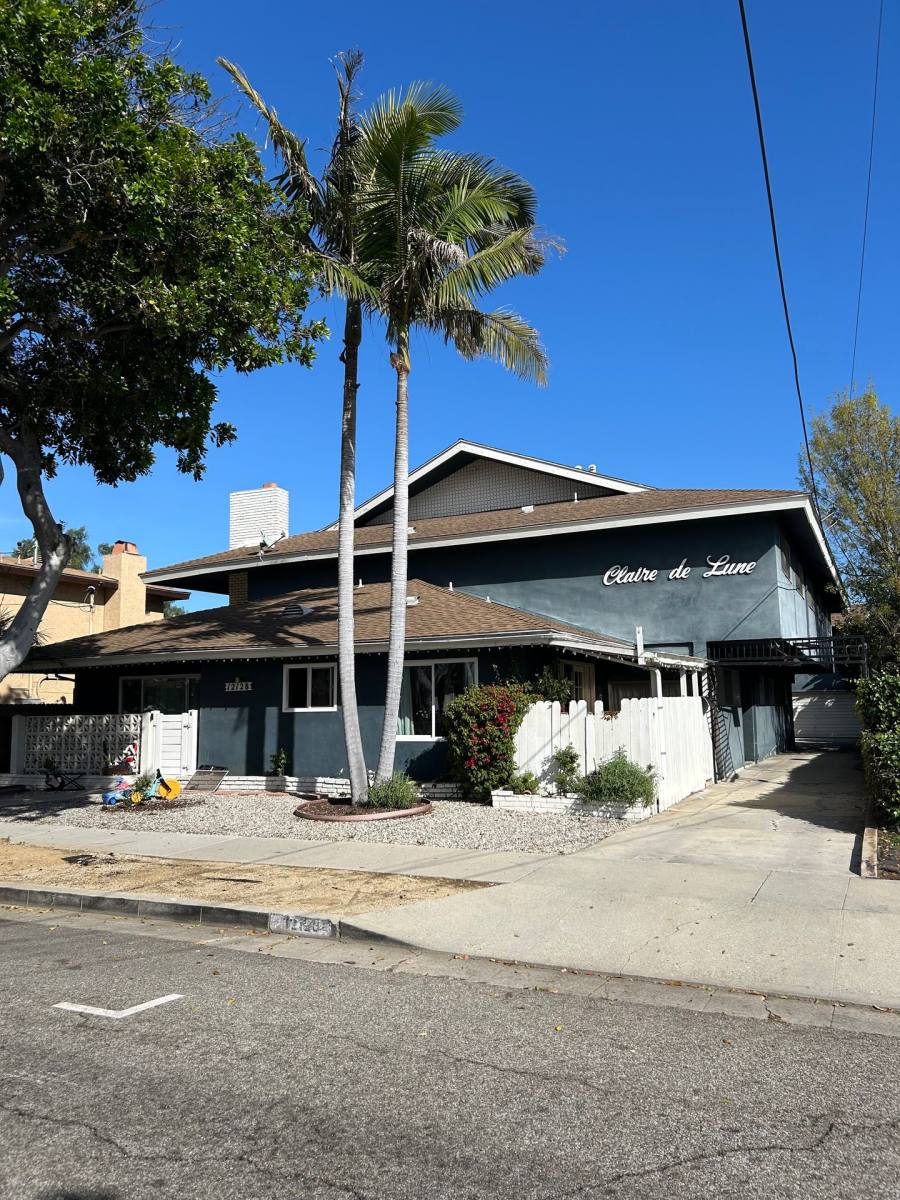 Apartment for rent at 12128 Ramona Ave, Hawthorne, CA 90250