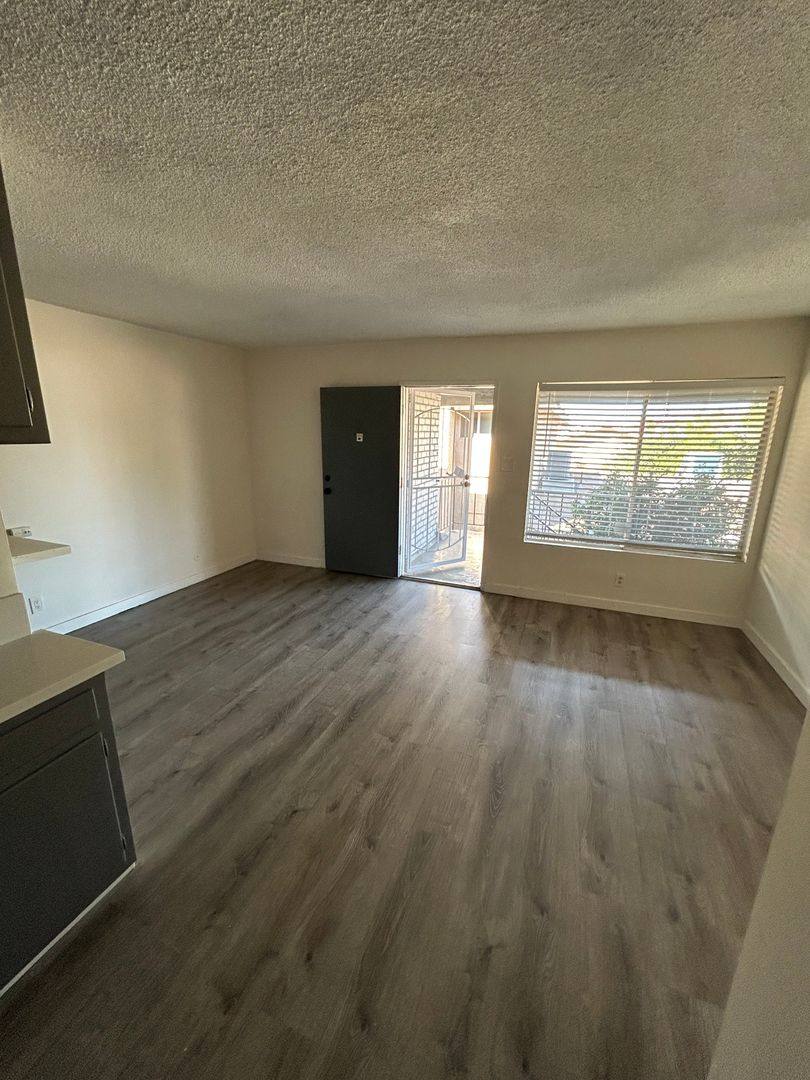 Apartment for rent at 12128 Ramona Ave, Hawthorne, CA 90250